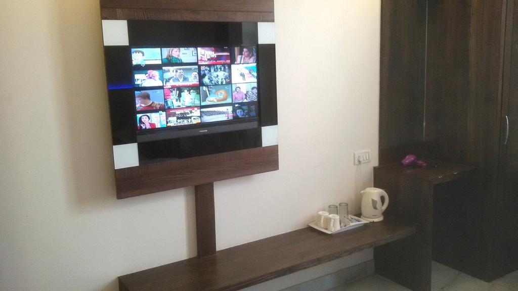 Hotel Saffron Inn New Delhi Extérieur photo