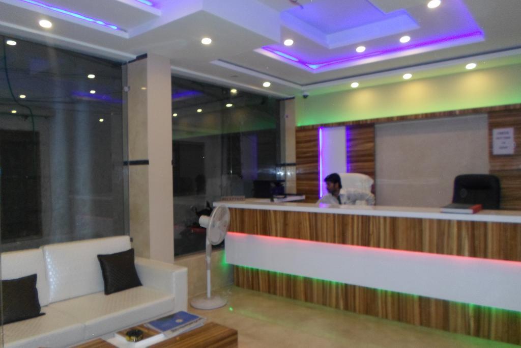 Hotel Saffron Inn New Delhi Extérieur photo