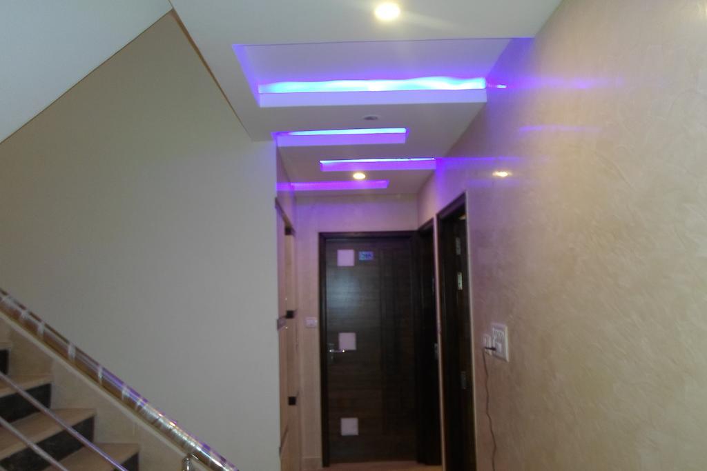 Hotel Saffron Inn New Delhi Extérieur photo