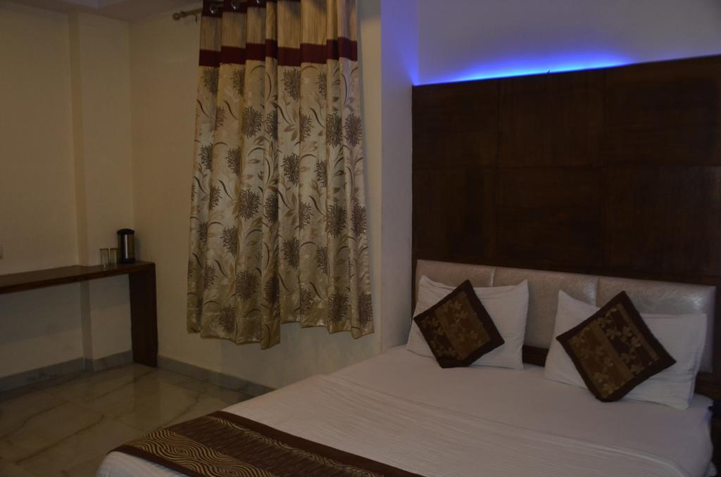 Hotel Saffron Inn New Delhi Extérieur photo