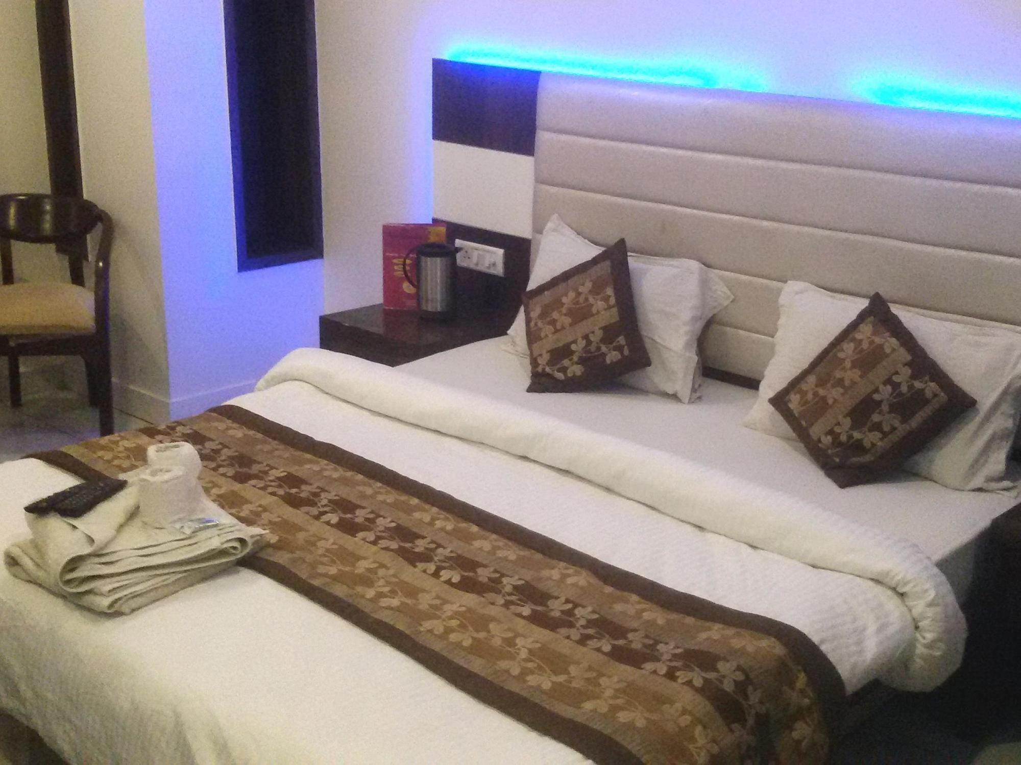 Hotel Saffron Inn New Delhi Extérieur photo