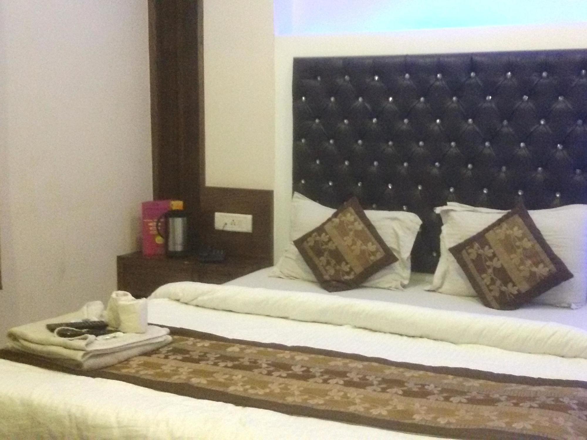 Hotel Saffron Inn New Delhi Extérieur photo