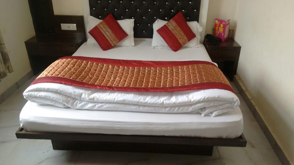 Hotel Saffron Inn New Delhi Extérieur photo