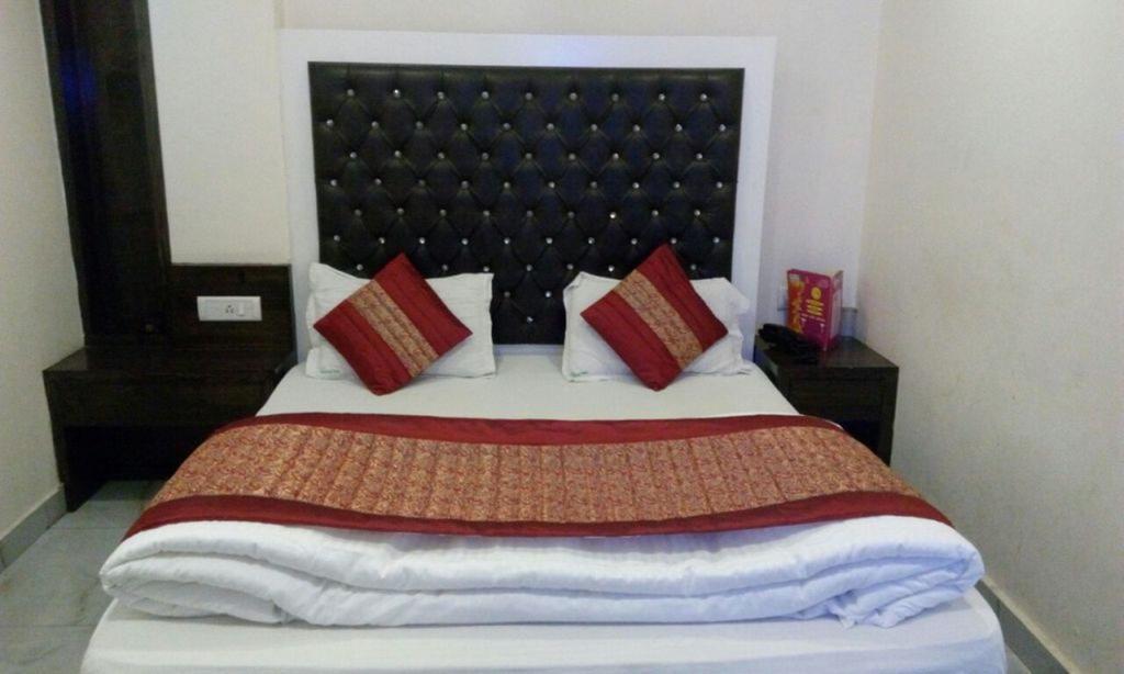 Hotel Saffron Inn New Delhi Extérieur photo