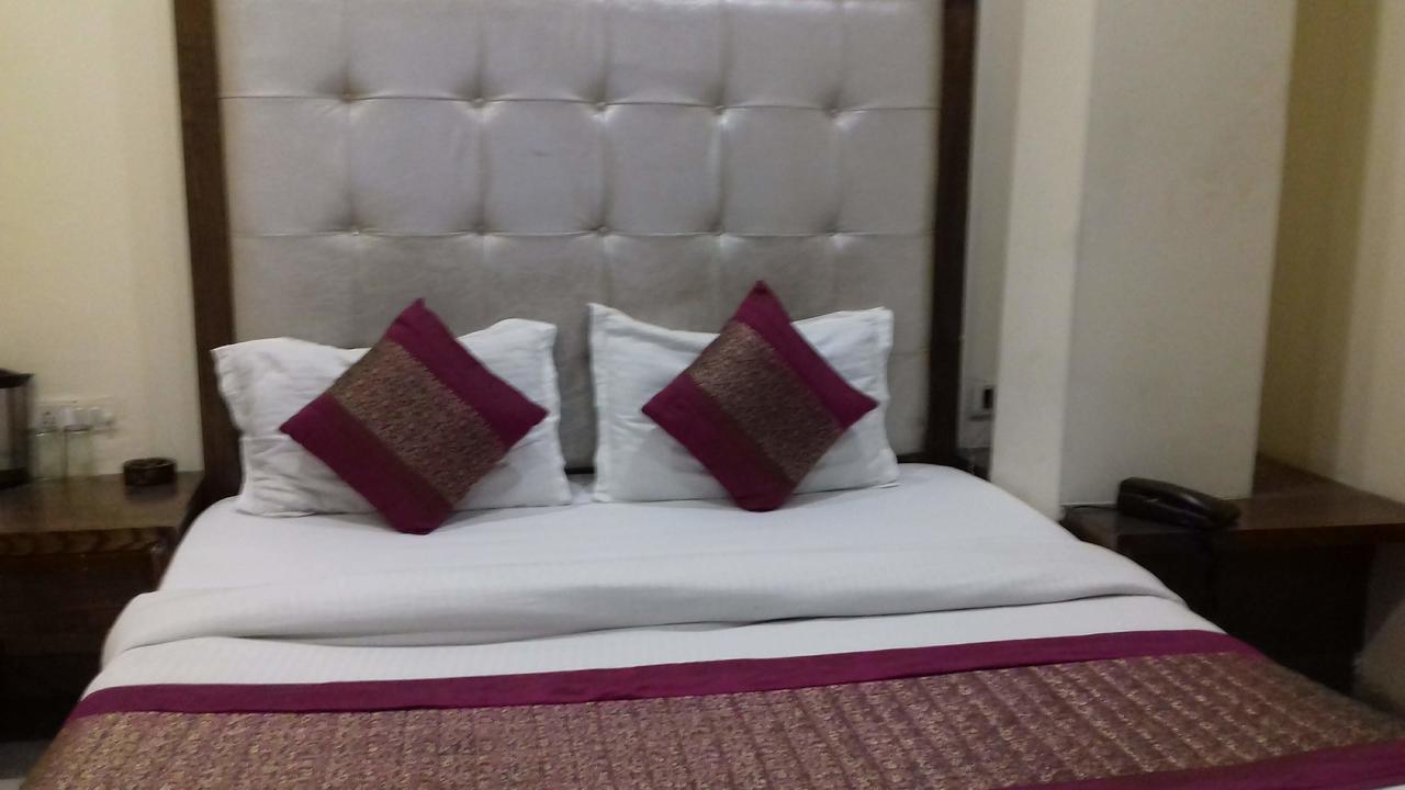 Hotel Saffron Inn New Delhi Extérieur photo
