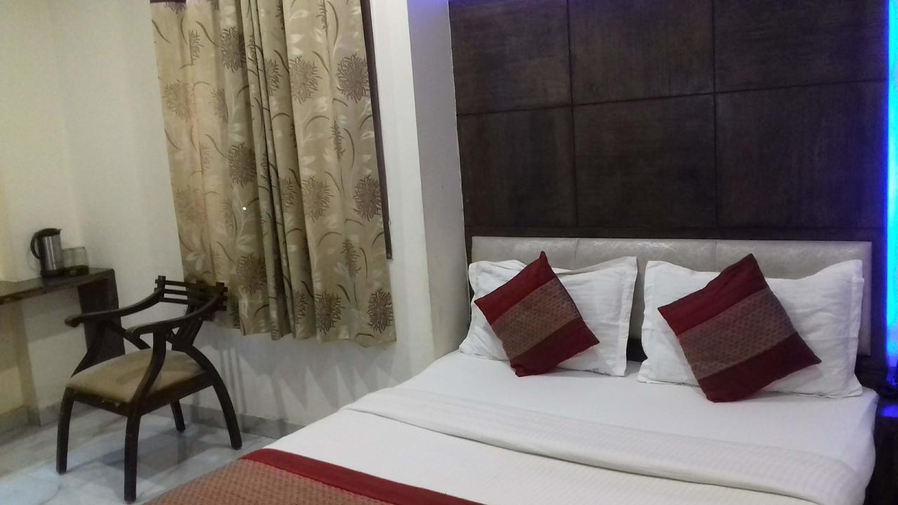 Hotel Saffron Inn New Delhi Extérieur photo